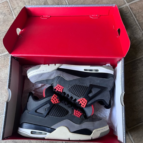 Jordan 4 Retro Infared - Picture 4 of 8